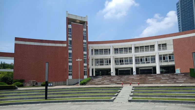 PCB电路板材质揭秘：影响价格的关键因素